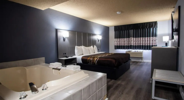 Coratel Inn and Suites By Jasper Eagan St Paul Airport & Mall of America, Varaa Hotelli Hotellit Minnesota pysäköinnillä, Pysäköinti