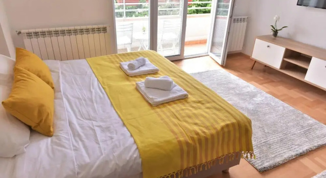 Unique Apartment Leninova