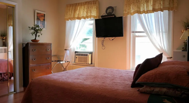 Niagara's Emerald Falls Bed & Breakfast