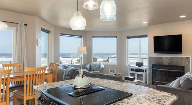 Beverly Beach Overlook for 8 by RedAwning, Rezerwuj Hotel Otter Rock Oregon Coast