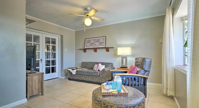 El Paso Home w/ Backyard + Outdoor Fireplace!, จอง โรงแรม เอลแพโซ เทกซัส