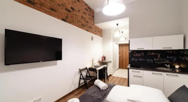 Апартаменты Superior 2 Nights Apartments - great location, right next to Main Rail and Bus Station, 10 min to Main Square by foot