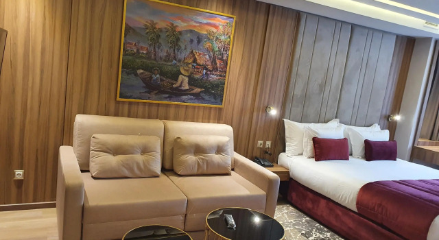 Полулюкс First Suites Hôtel