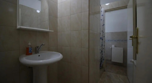 Кровать в общем номере (мужской номер) Hostel Teresianum