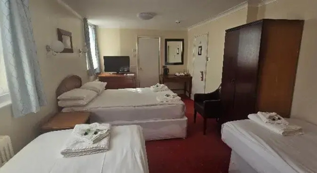 Четырёхместный семейный номер Standard c 1 комнатой The Beach Hotel