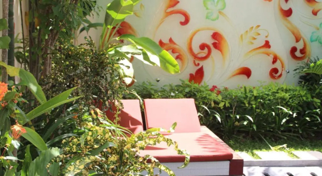 Люкс с видом на бассейн Bali Ginger Suites & Villa