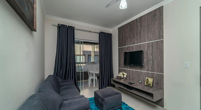 Apartamento 2 Dormitórios Com Churrasqueira