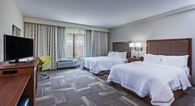 Четырёхместный номер Standard Hampton Inn & Suites Claremore