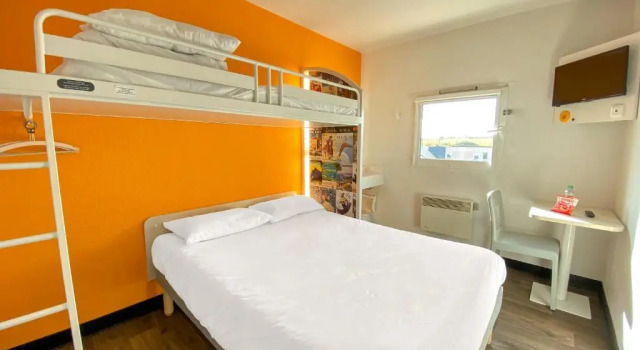Трёхместный номер Standard hotelF1 Avranches Baie Du Mont Saint Michel