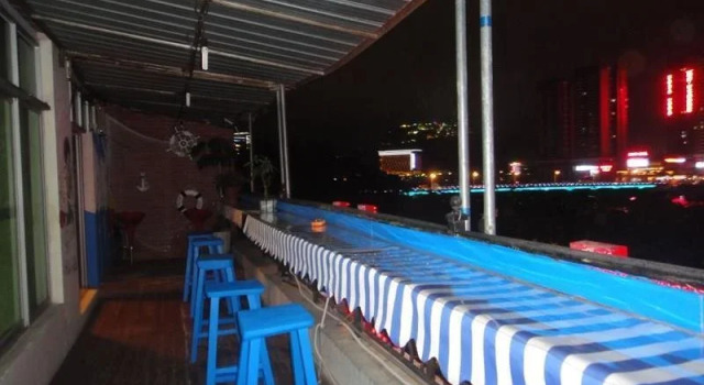 Raintree Backpacker Hostel(三亚雨树背包客青年旅舍), Book Hotel Sanya Hainan
