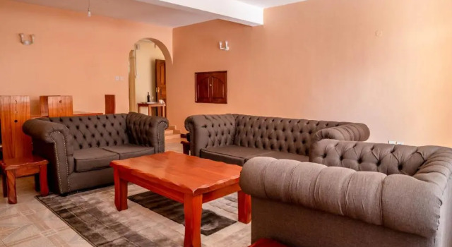 Modern spacious home near national park and malls, Prenota Hotel Hotel a Nairobi con parcheggio, Parcheggio