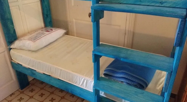 Кровать в общем номере Homstel Beach - Taormina Hostel