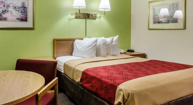 Двухместный номер Standard Econo Lodge Lawrence near University