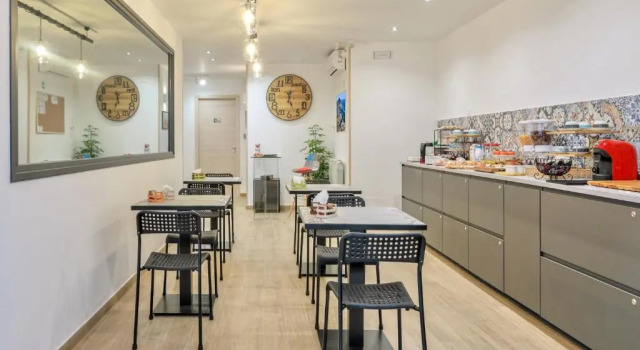 Meridiana B&B, Buchen Sie Bed & Breakfast Hotels in Palermo mit Frühstück, in der Nähe von La Cuba, Frühstück