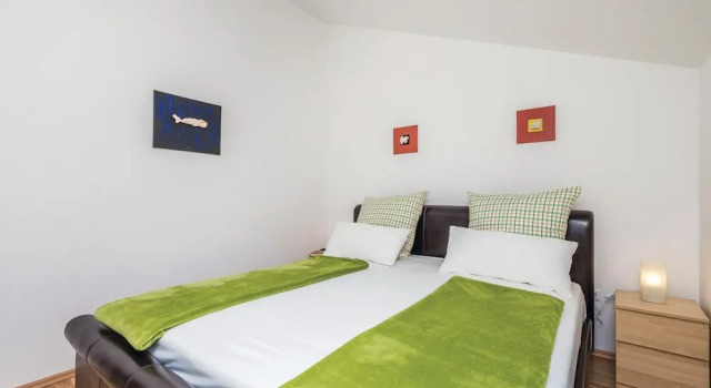 Amazing Home in Palit With Wifi and 1 Bedrooms, Buchen Sie Hotel Palit Insel Rab