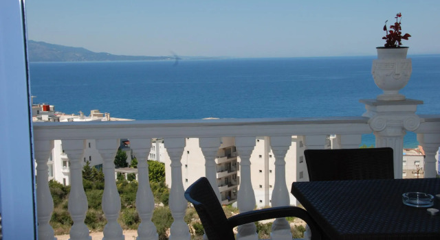 Четырёхместный номер Standard с видом на море Keos Hotel