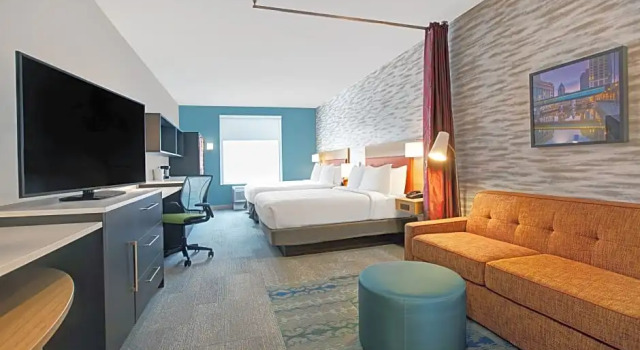 Четырёхместный номер Standard Home2 Suites By Hilton Milwaukee Downtown