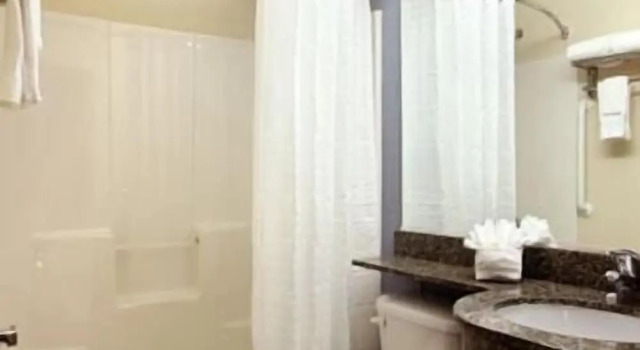 Двухместный люкс Microtel Inn & Suites by Wyndham Spring Hill/Weeki Wachee