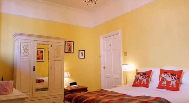 Апартаменты No 6 The Square Tearooms & Accommodation