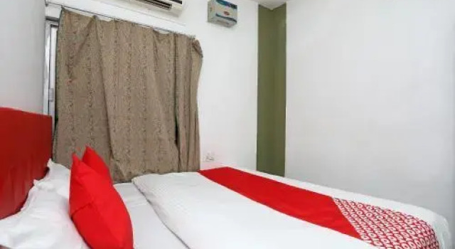 Oyo 27982 Hotel Sairegent