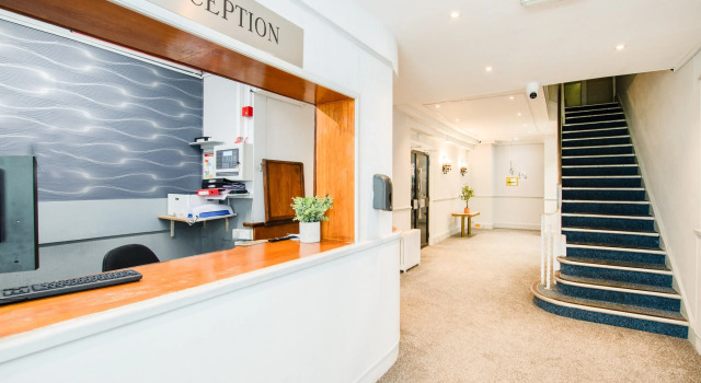 Russell Court Hotel, Varaa Hotelli All inclusive -hotellit kohteessa Merseyside, All Inclusive