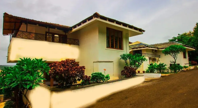 OYO Home 17402 Pool View Villa 4BHK, Забронировать Вилла Виллы Альто-де-Порворим, Вилла
