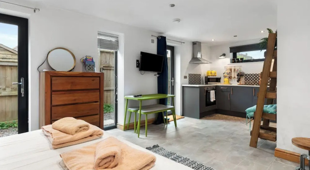 Immaculate 1-bed Studio in Haverfordwest, Забронировать Апартаменты/квартира Хаверфордуэст 