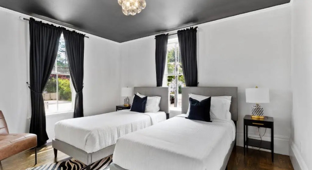 Люкс Deluxe The Coach House