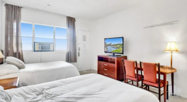 Beautiful cozy Studio apartment walk from the ocean!