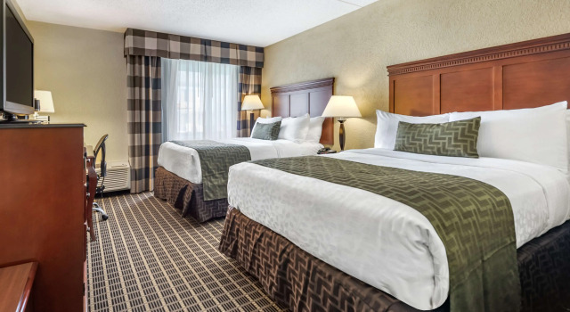 Четырёхместный номер Standard Best Western Plus Bridgeport Inn