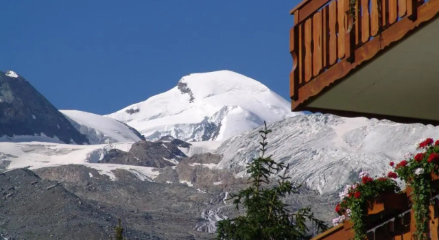 Апартаменты Цокольный этаж с 2 комнатами Apartments Alpenfirn Saas-Fee