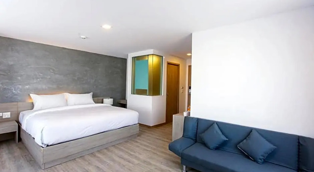 Полулюкс B2 Nakhon Sawan Premier Hotel
