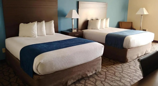 Четырёхместный номер Standard Harborside Inn