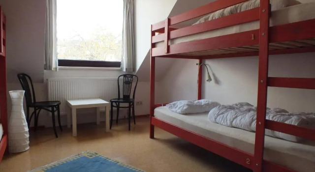 Кровать в общем номере (женский номер) Max Hostel