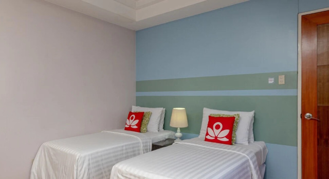 ZEN Rooms Park B&B Batangas, Book Bed and Breakfast Hoteller i Tanauan med parkering, Parkering