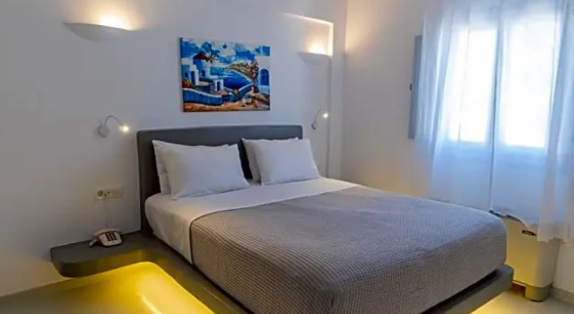 Номер Deluxe Central Fira Suites