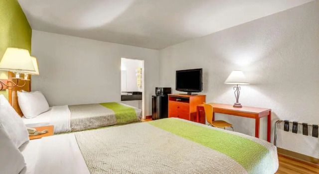 Standard Neljän hengen huone Days Inn Sonora Devils River