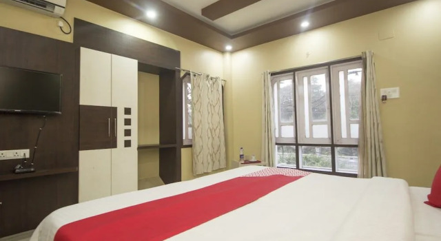 OYO 13521 Sudhriti Hotel, Prenota Hotel Siliguri West Bengal