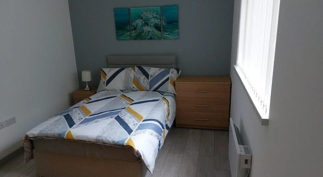 Immaculate 12-bed House Good Amenities in Wigan