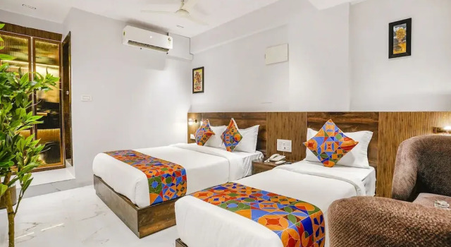 Fabhotel Peralz, Забронировать Отель Отели штата Махараштры 3 звезды, 3*