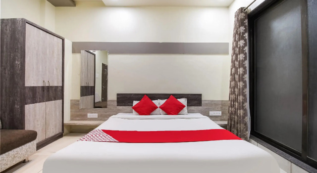 Люкс Standard OYO Flagship 71595 Hotel Lakhdatar