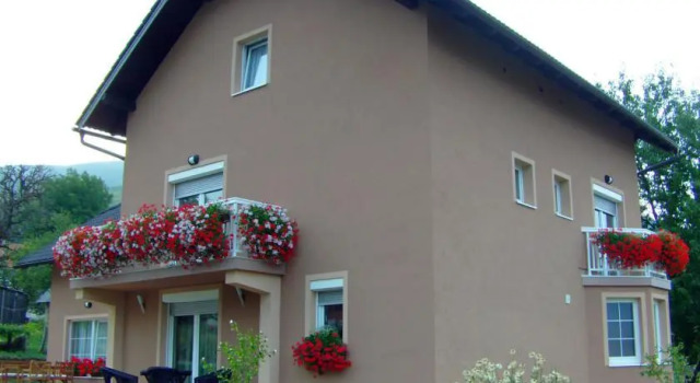 Rooms Magdić, Rezerwuj Pensjonat Korenica 