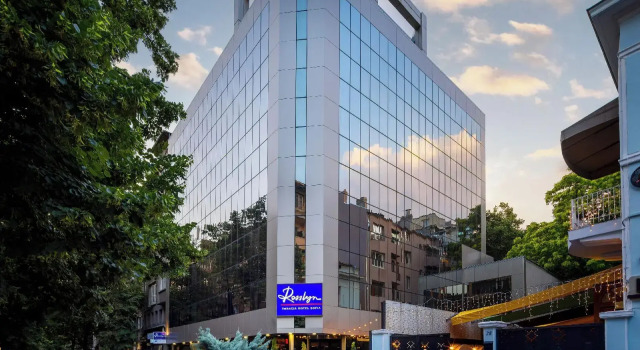 Rosslyn Thracia Hotel