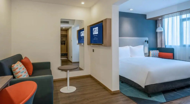 Двухместный люкс Holiday Inn Express Qingdao City Center by IHG