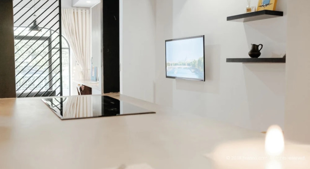 Parfait Studio private Balcony CBD