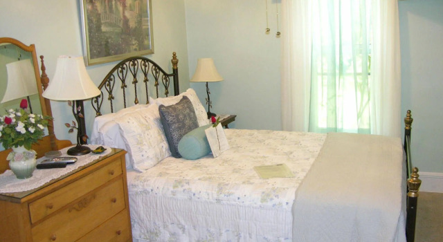 The Seymour House Bed & Breakfast, Varaa Hotelli Glenn Haven Shores Michigan