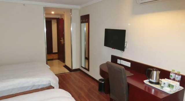 Двухместный номер Standard GreenTree Inn Beijing Mentougou Express Hotel