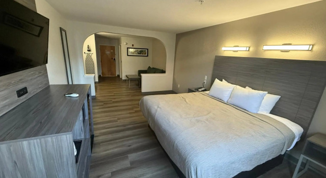 Quality Inn & Suites Biloxi - Ocean Springs