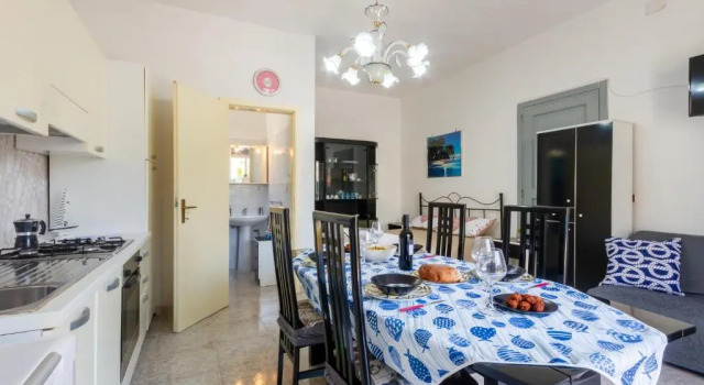 Коттедж Air-conditioned Studio 300 Meters From the Sea With Wi-fi, Garden and Bike