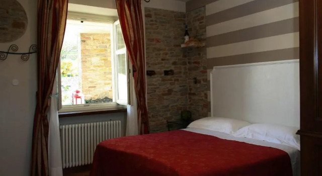 Cascina Giardini, Book Hotel Hoteller i Alba med parkering, Parkering